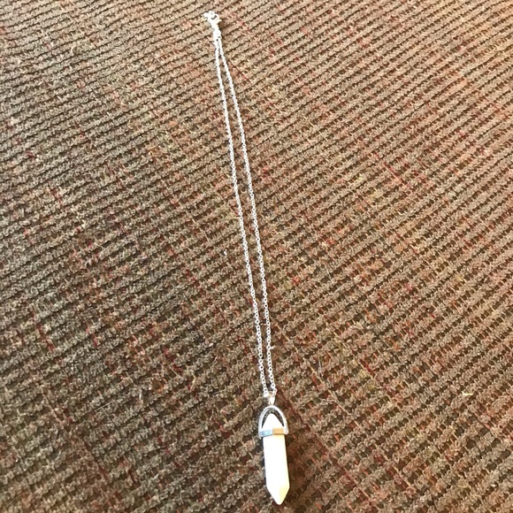 ⚪️NEW! Crystal Pendant Necklace WHITE HOWLITE - Picture 6 of 7